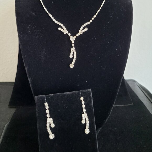 Vintage Bridal Rhinestone Parure Necklace Earring Dainty Silver Tone Twist Chain - Picture 1 of 11